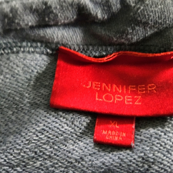 Jennifer Lopez 2pc Crop Jogger Outfit - Picture 3 of 6